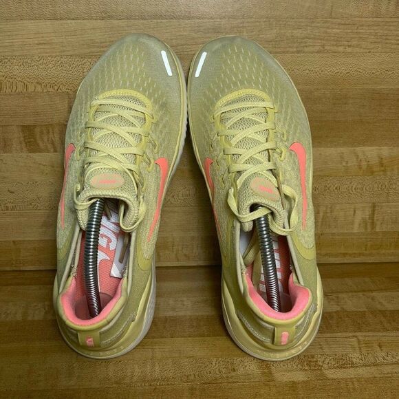 Nike Free RN 2018 Womens Round Toe Running Shoes Yellow Size US 11 A01911-700 - Picture 4 of 7